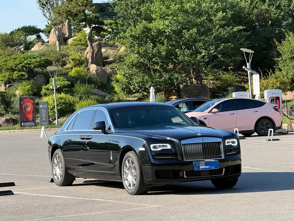 Rolls-Royce Ghost 2018 — фото 2