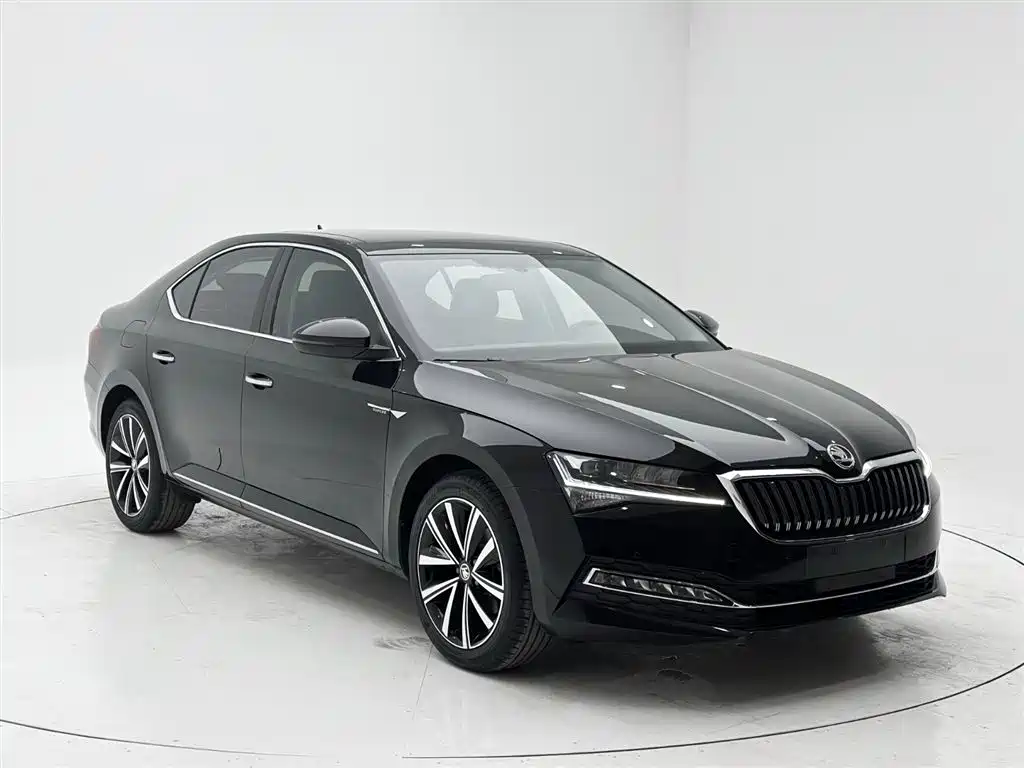 Skoda Superb 2023 — фото 3