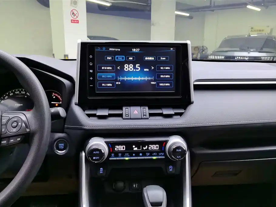 Toyota RAV4 2020 — фото 13