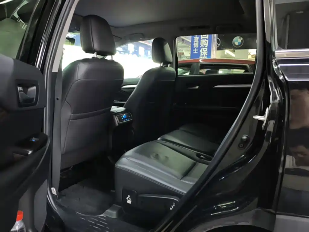 Toyota Highlander 2020 — фото 17