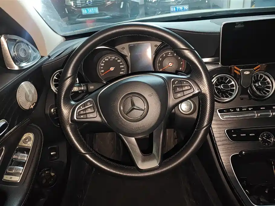 Mercedes-Benz C-Class 2018 — фото 15