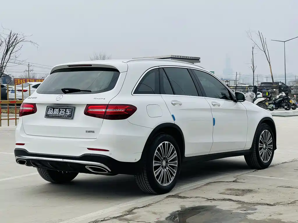 Mercedes-Benz GLC 2017 — фото 15