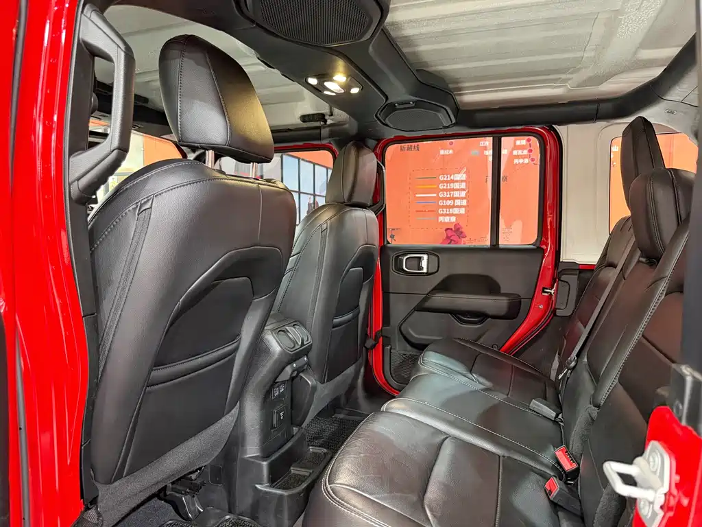 Jeep Wrangler 2020 — фото 26
