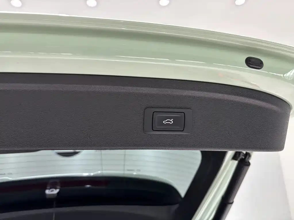 Audi A3 2023 — фото 11