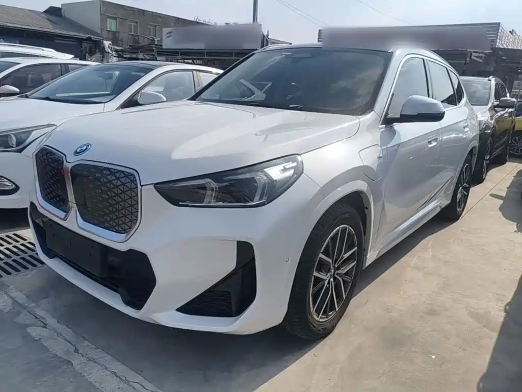 BMW iX1 2024