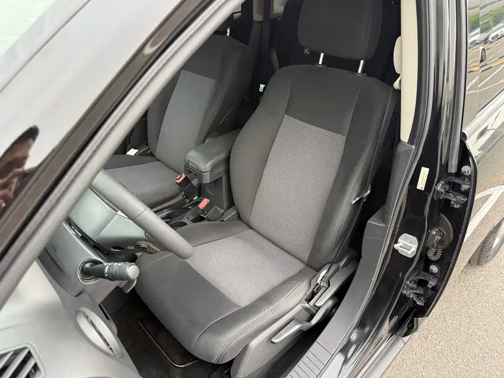 Jeep Compass 2013 — фото 10