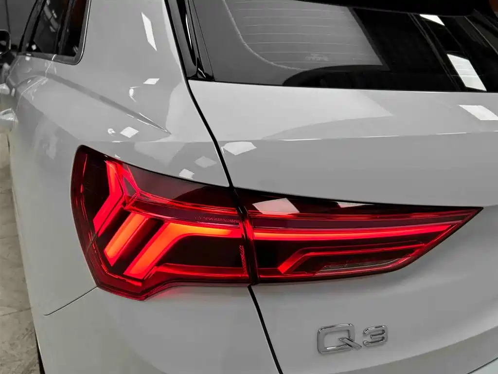 Audi Q3 2022 — фото 19