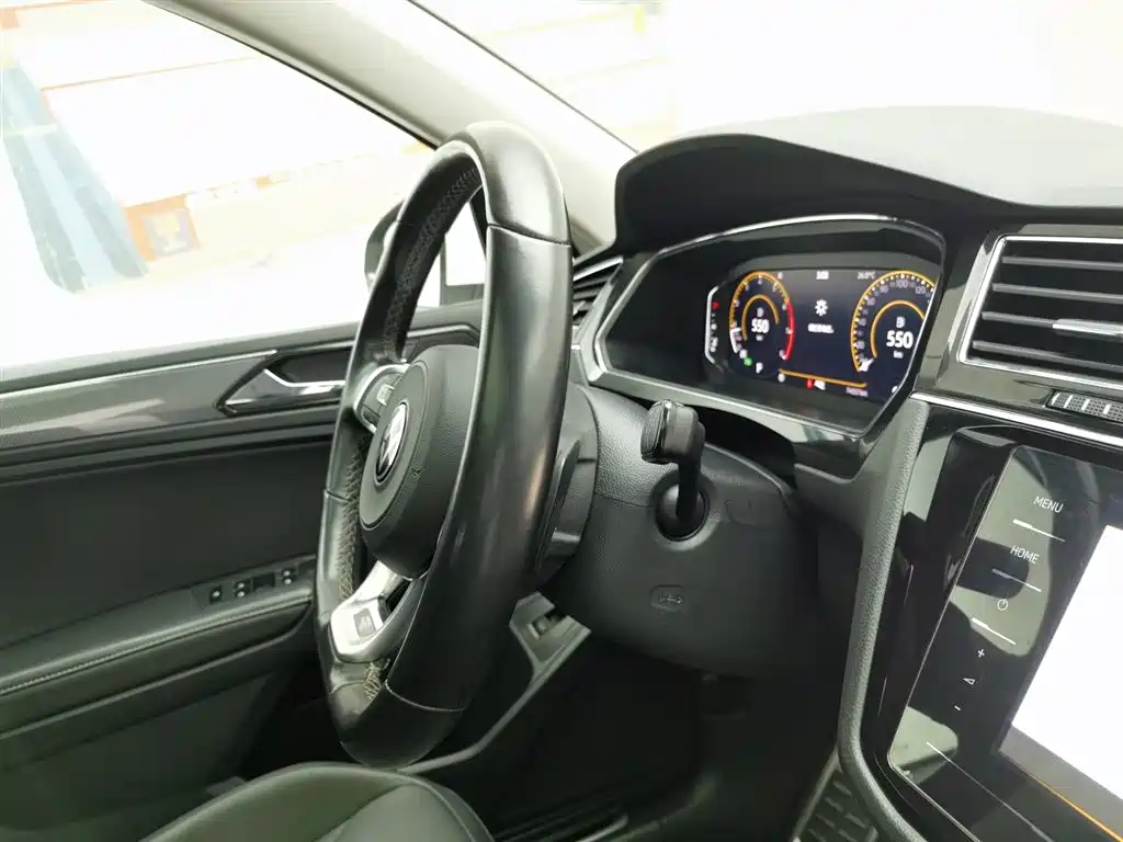 Volkswagen Tiguan L 2021 — фото 22