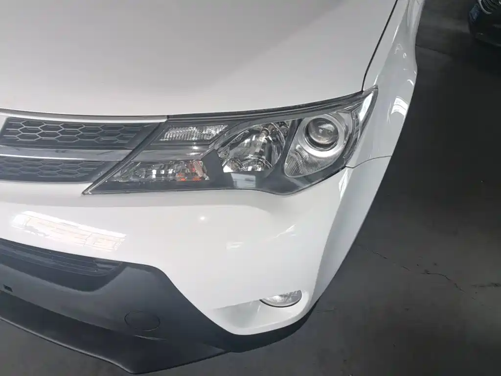 Toyota RAV4 2014 — фото 24