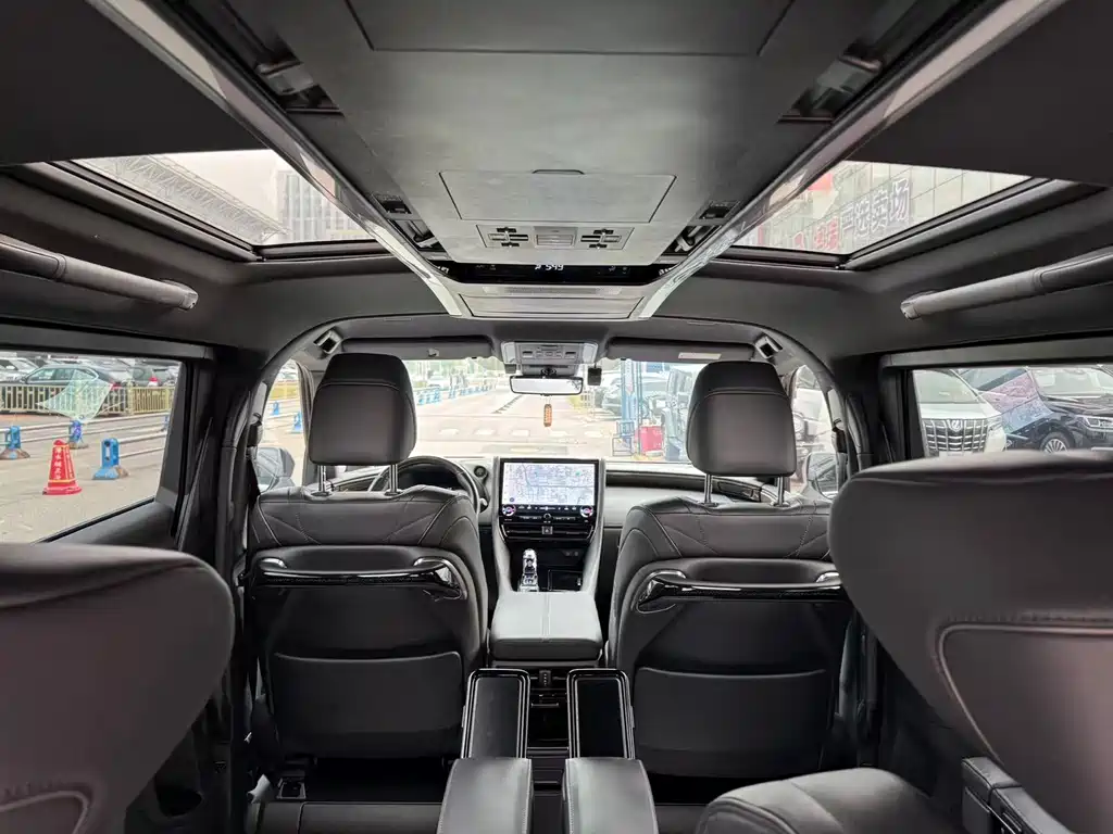 Toyota Alphard 2024 — фото 6