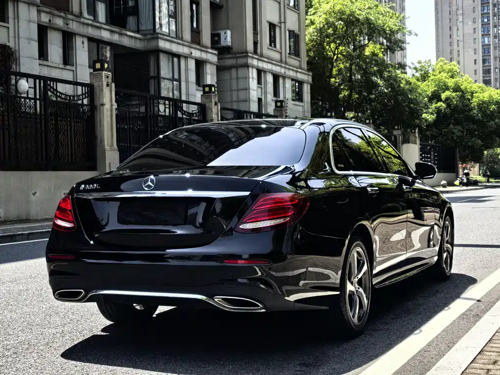 Mercedes-Benz E-Class 2019 — фото 4
