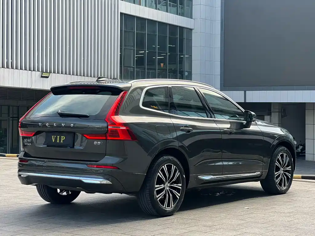 Volvo XC60 2021 — фото 6