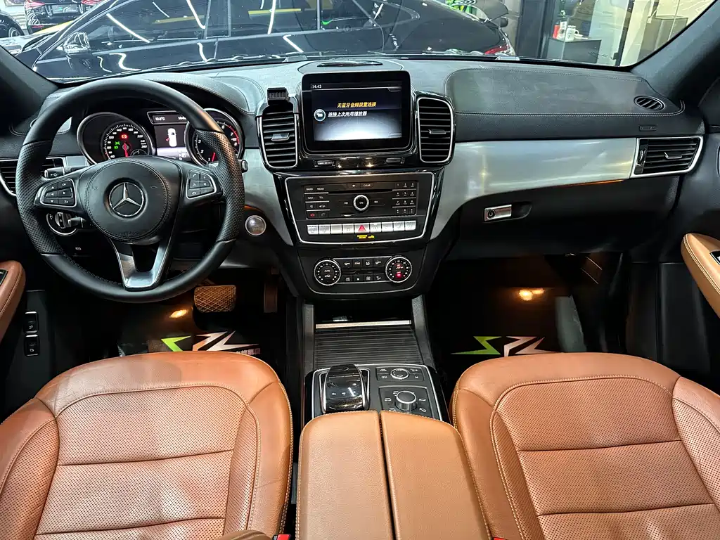 Mercedes-Benz GLS 2017 — фото 11