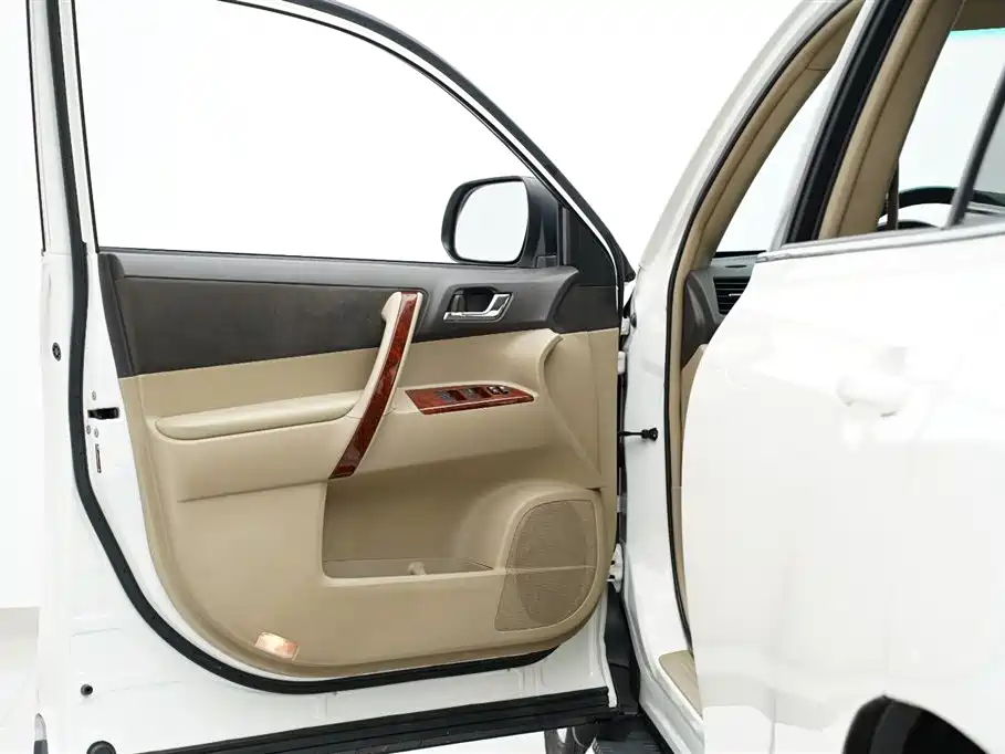 Toyota Highlander 2014 — фото 10