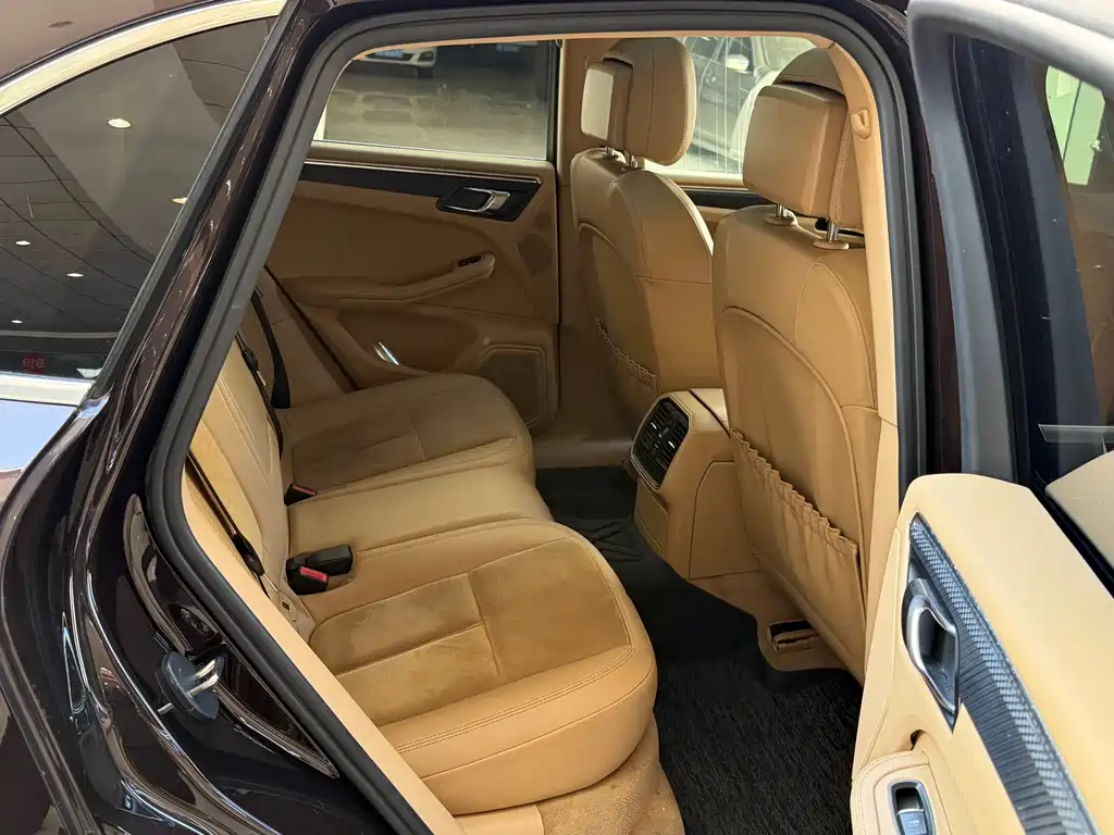 Porsche Macan 2015 — фото 17