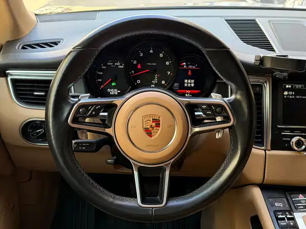 Porsche Macan 2014