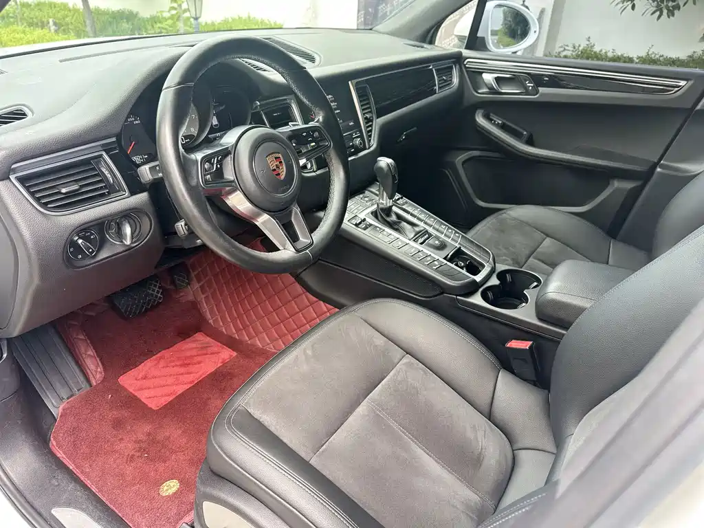 Porsche Macan 2017 — фото 10