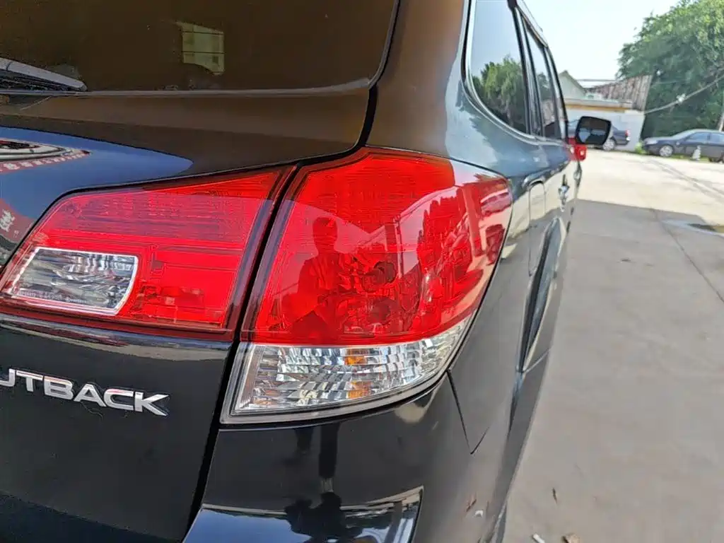 Subaru Outback 2015 — фото 24