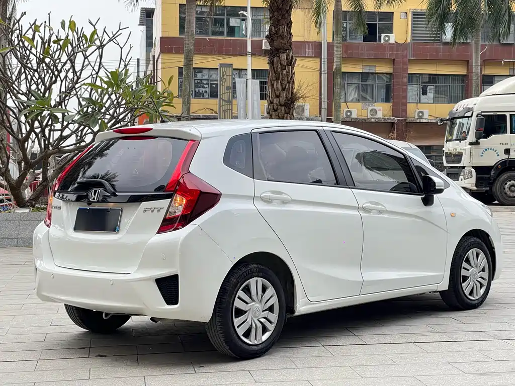Honda Fit 2017 — фото 4