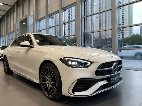 Mercedes-Benz C-Class 2024