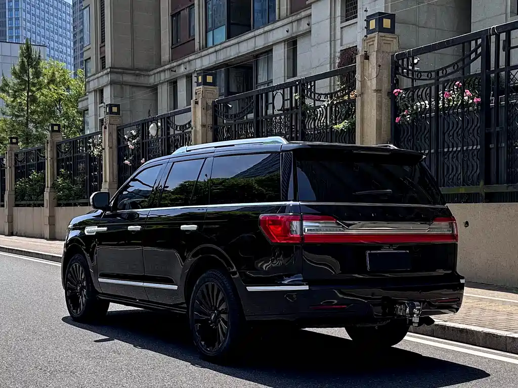 Lincoln Navigator 2021 — фото 4