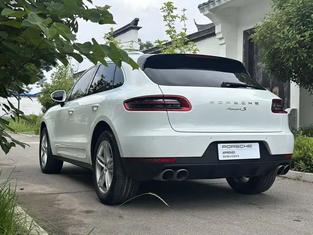 Porsche Macan 2017 — фото 14