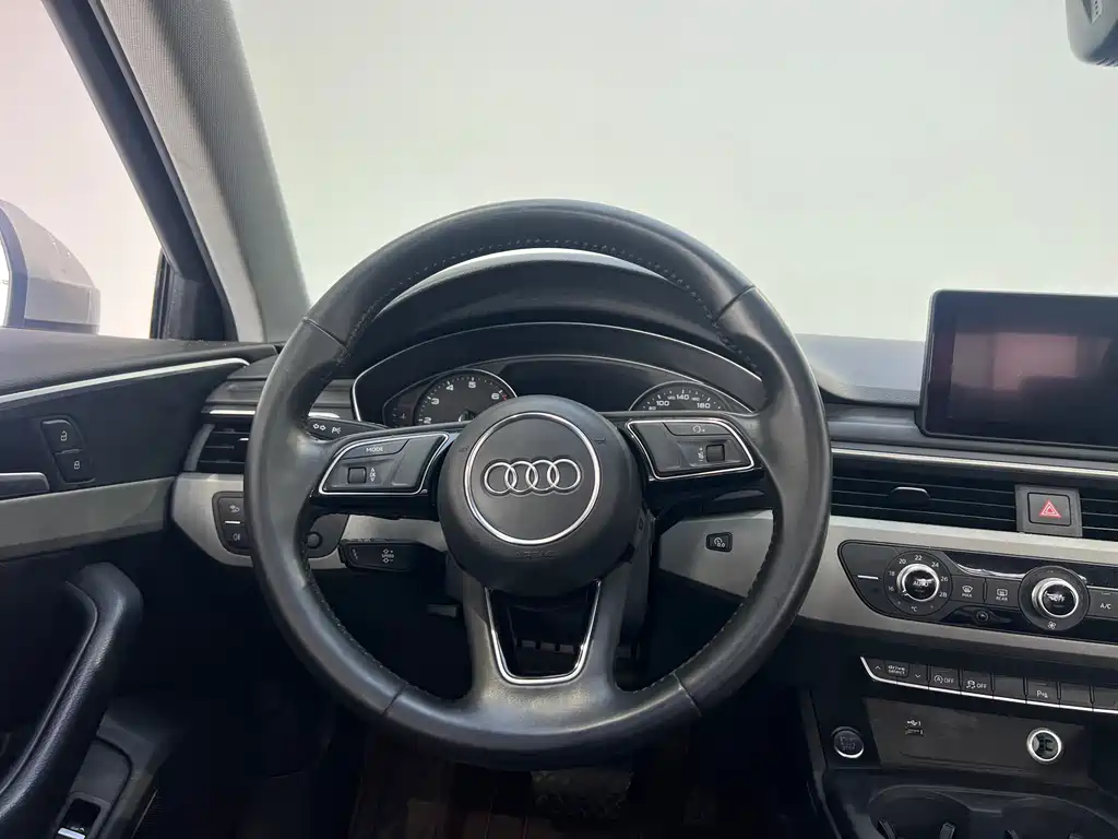 Audi A4L 2018 — фото 15