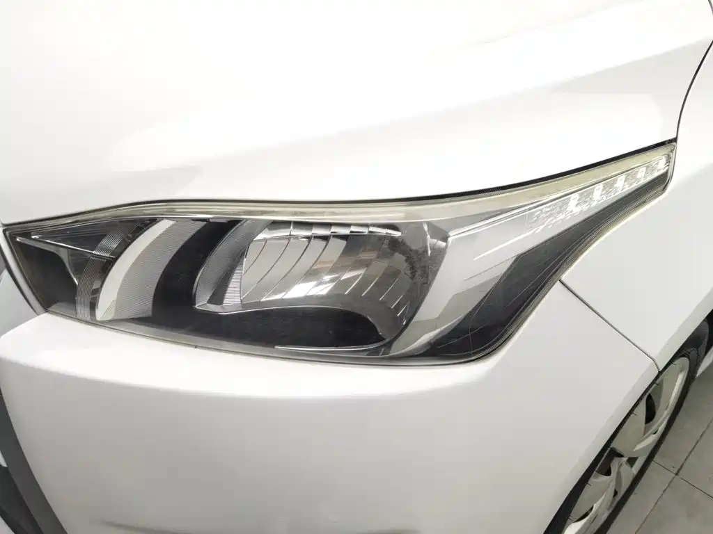 Toyota Yaris L 2016