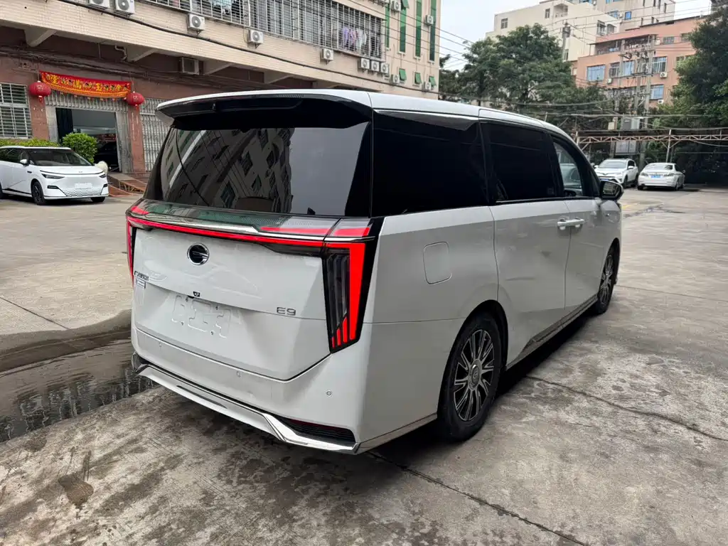 GAC Motor Trumpchi E9 2023 — фото 9
