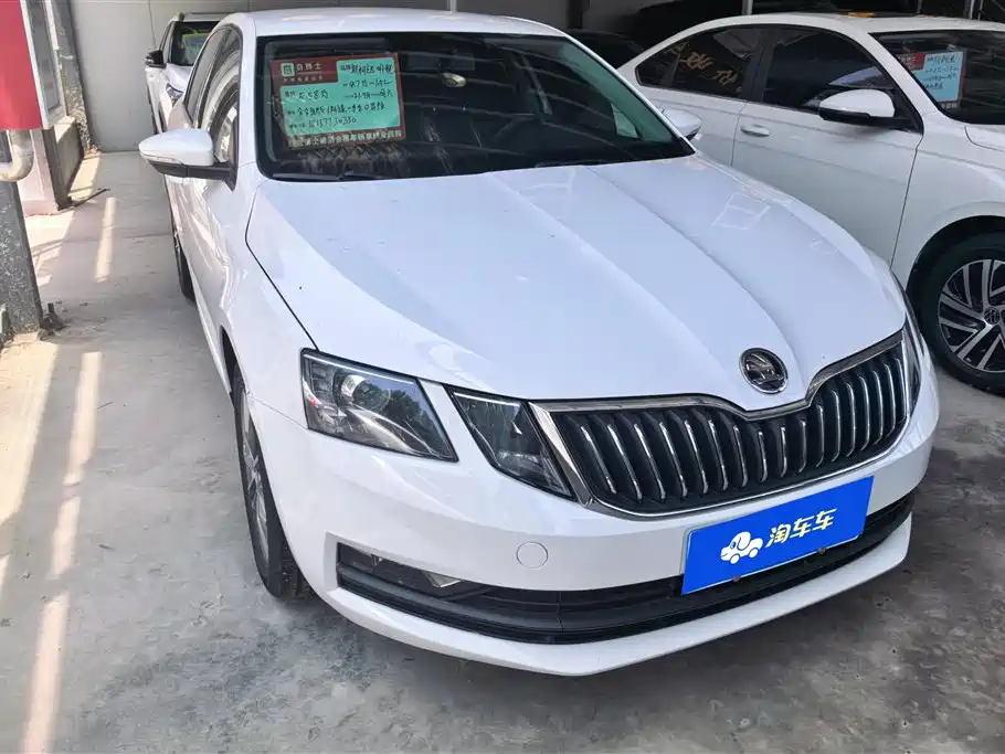 Skoda Octavia 2021 — фото 2
