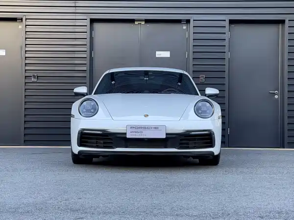 Porsche 911 2023