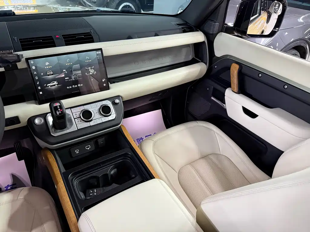 Land Rover Defender 2024 — фото 13