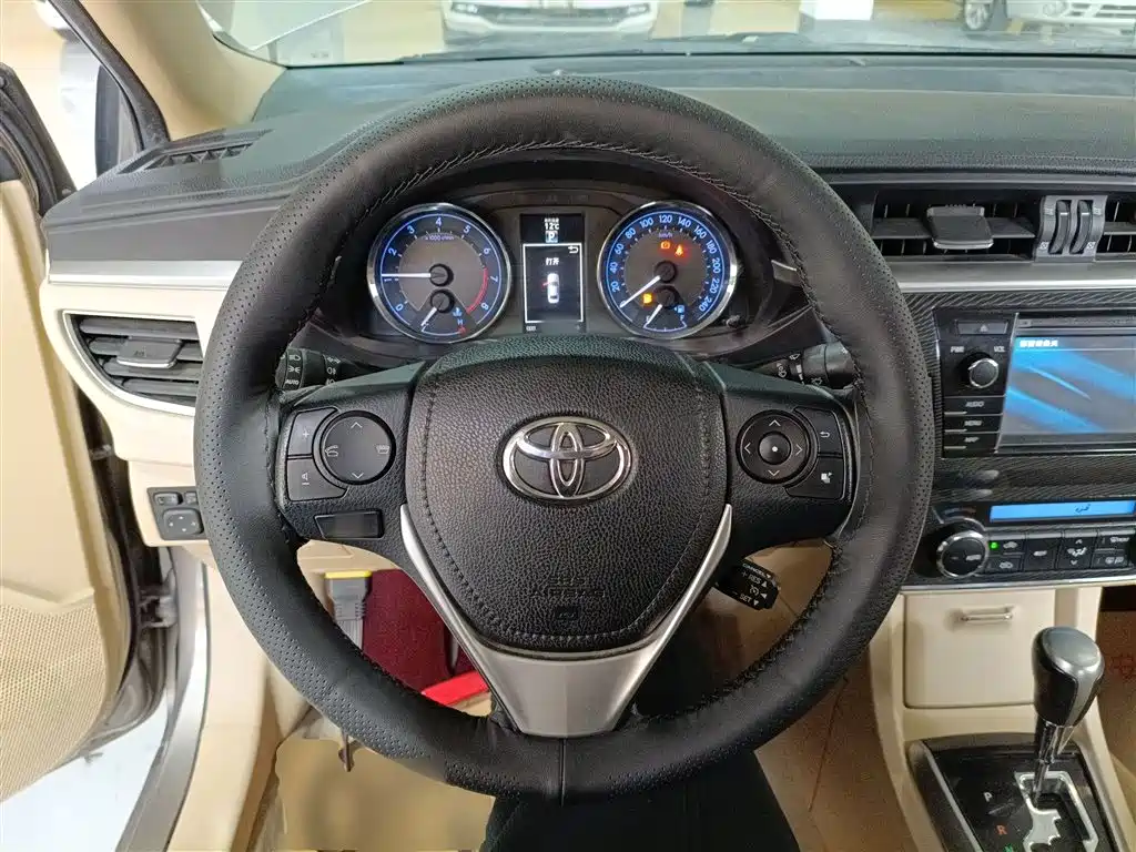 Toyota Corolla 2015 — фото 7