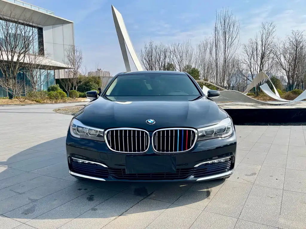 BMW 7 Series 2017 — фото 2
