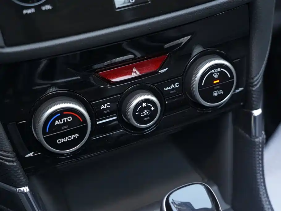 Subaru Forester 2024 — фото 11