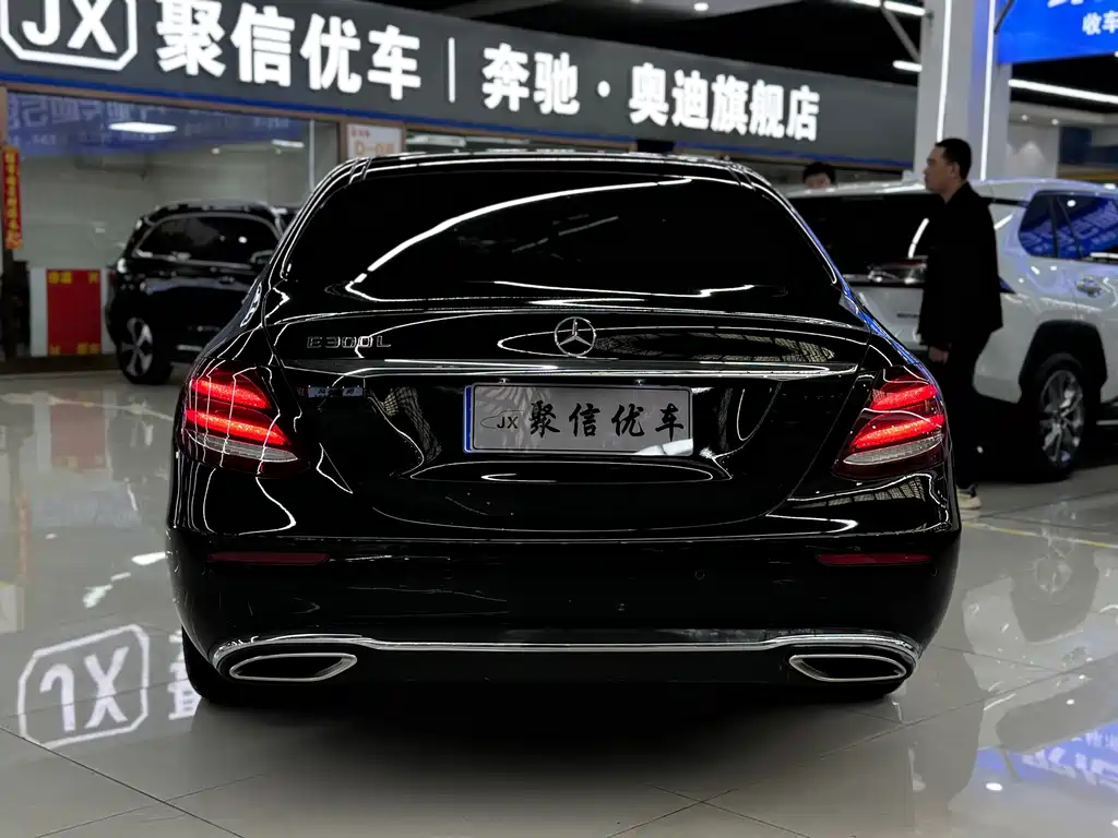 Mercedes-Benz E-Class 2020 — фото 19