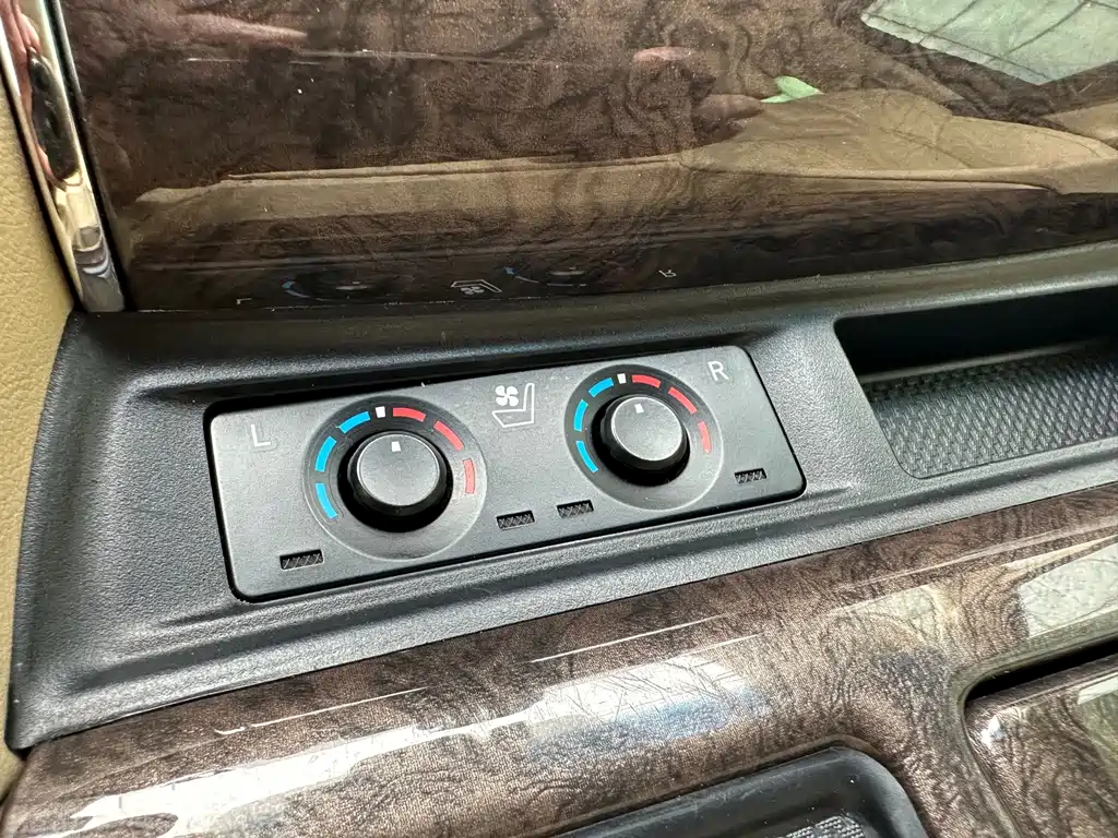 Toyota Alphard 2023 — фото 26