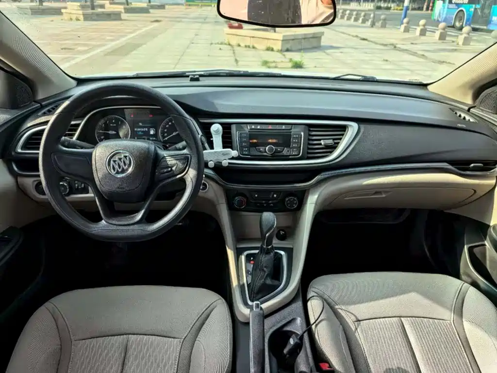 Buick Excelle 2015 — фото 12