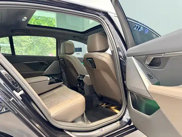 BMW 5 Series 2025