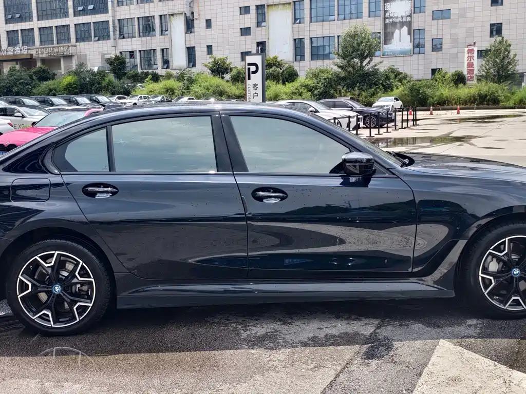 BMW i3 2024