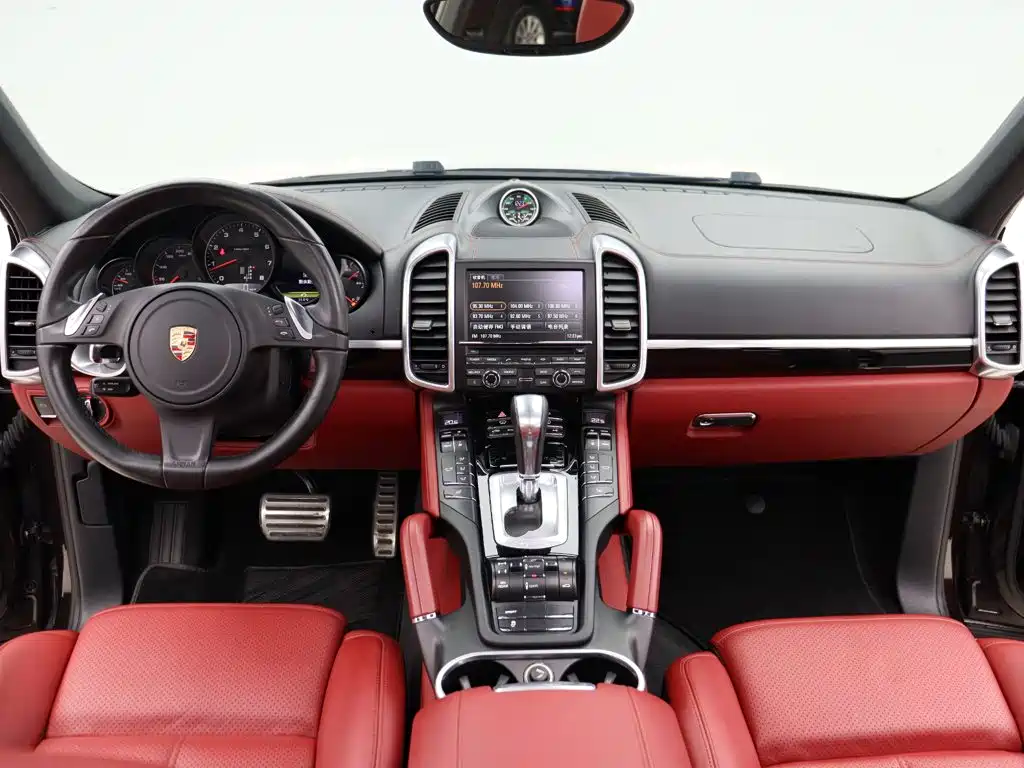 Porsche Cayenne 2016 — фото 16