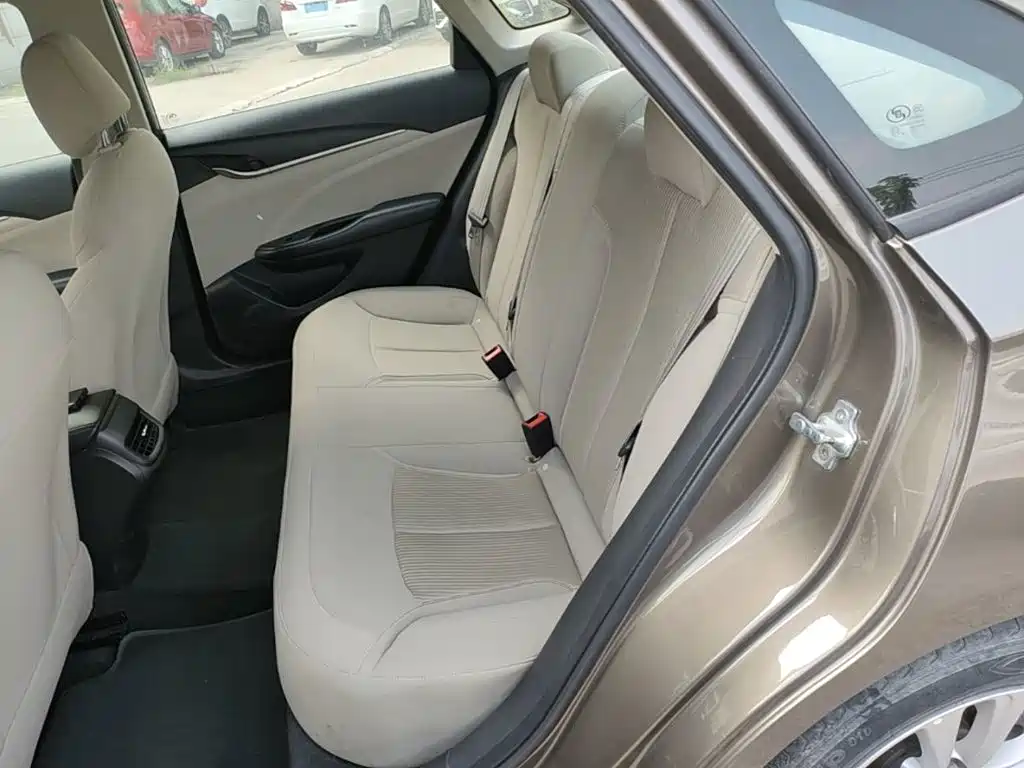 Buick Excelle 2016 — фото 17