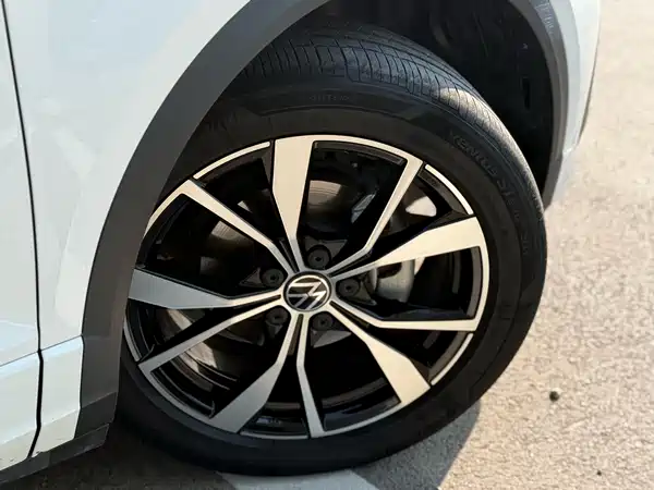 Volkswagen T-Roc 2024