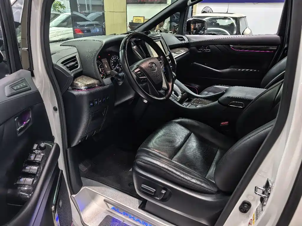 Toyota Alphard 2019 — фото 4