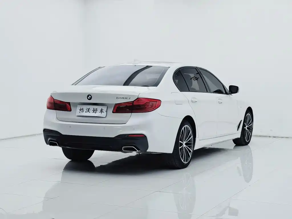 BMW 5 Series 2019 — фото 28