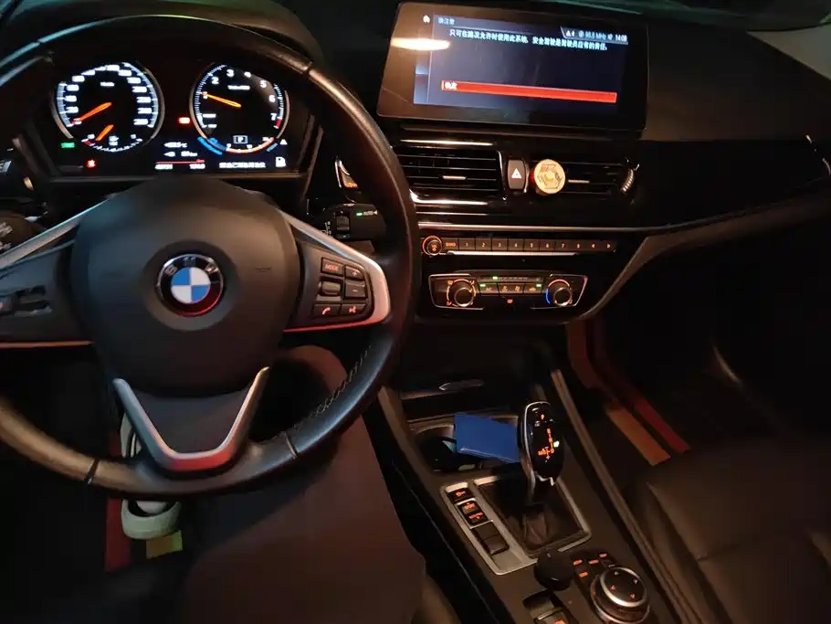 BMW 1 Series 2023 — фото 12