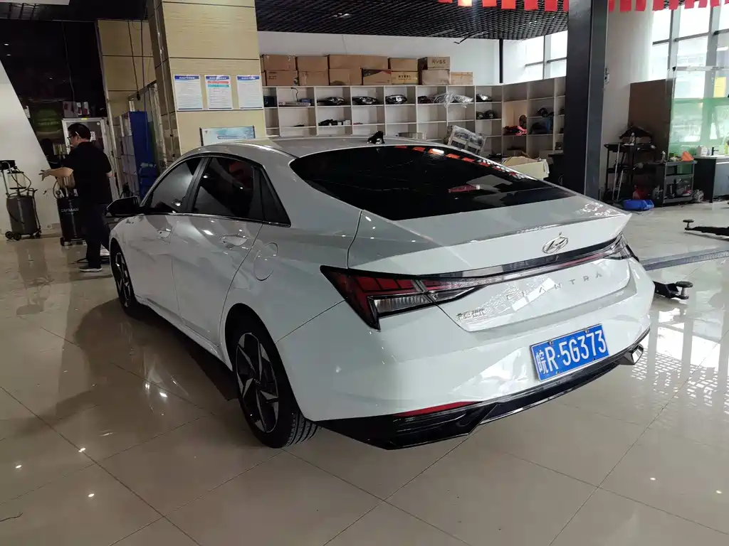 Hyundai Elantra 2022