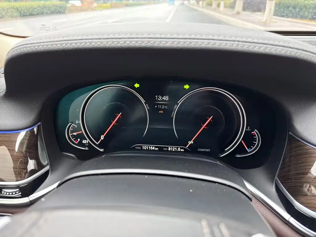 BMW 7 Series 2018 — фото 13