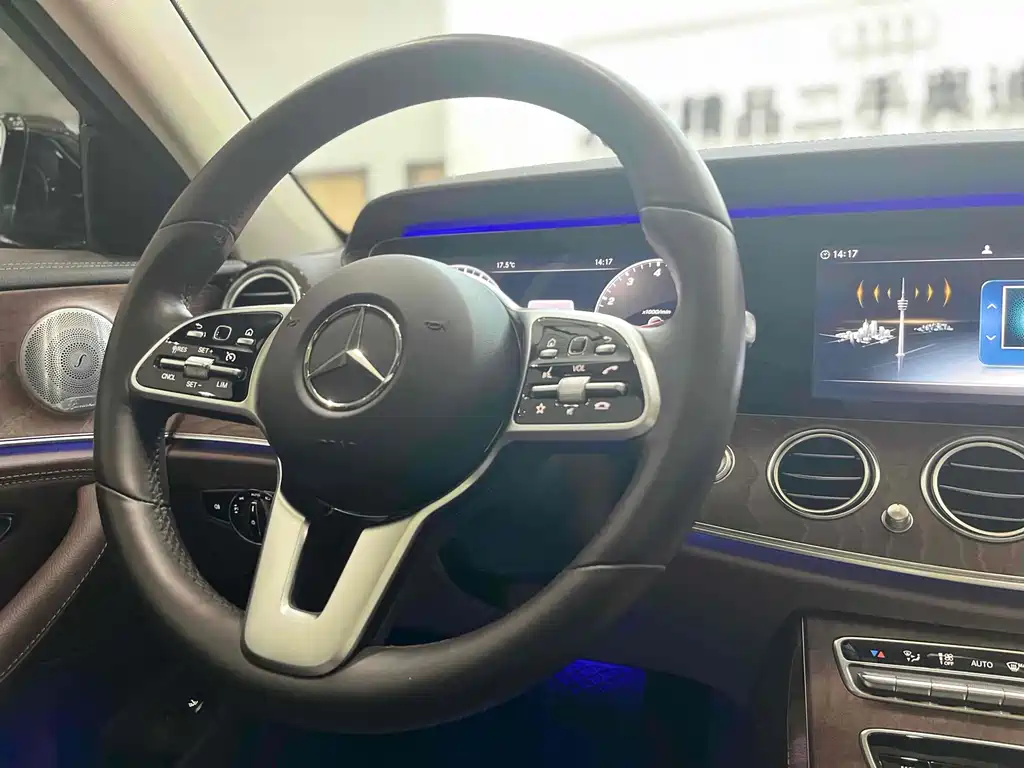 Mercedes-Benz E-Class 2019 — фото 11