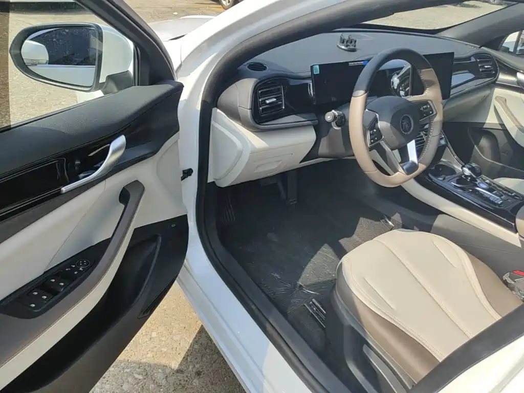 BYD Qin PLUS 2025 — фото 16
